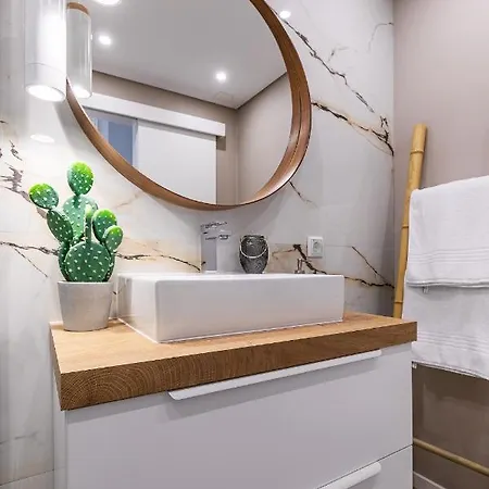Kerala 49, Deluxe Flat In Historic Center 페니케