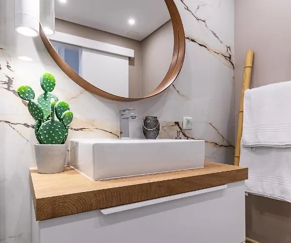 Kerala 49, Deluxe Flat In Historic Center بينيش